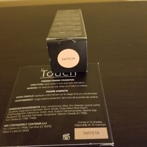 Younique foundation taffetta,  liquid and pressed